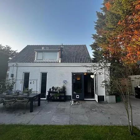 Ruime Woning Met Jacuzzi, 10 Min