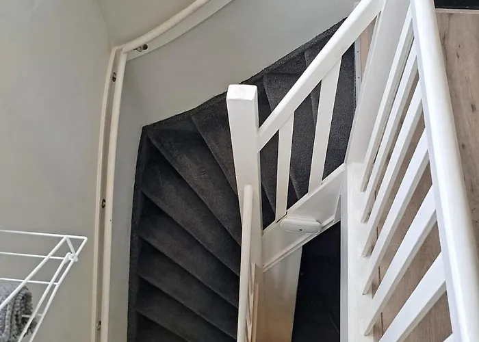 Ruime Woning Met Jacuzzi, 10 Min