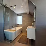 Ruime Woning Met Jacuzzi, 10 Min Lisse