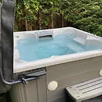 Villa Ruime Woning Met Jacuzzi, 10 Min Lisse