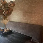 Villa Ruime Woning Met Jacuzzi, 10 Min