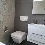 Villa Ruime Woning Met Jacuzzi, 10 Min