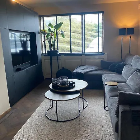 Ruime Woning Met Jacuzzi, 10 Min Βίλα