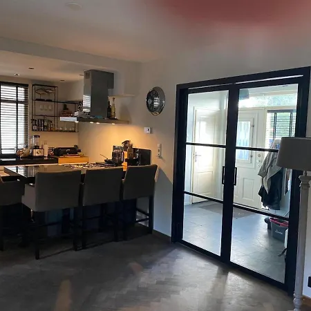 Βίλα Ruime Woning Met Jacuzzi, 10 Min Lisse