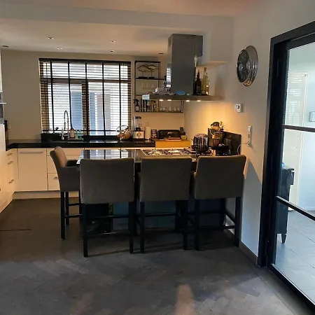 Ruime Woning Met Jacuzzi, 10 Min Lisse