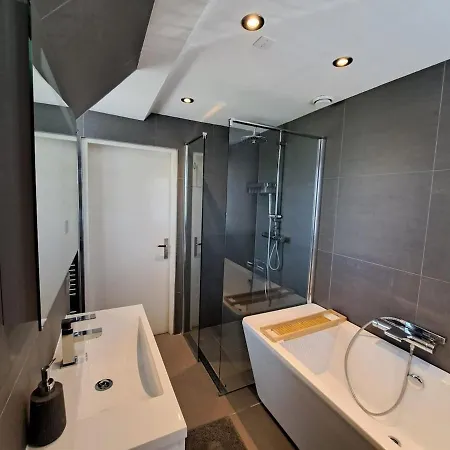 Ruime Woning Met Jacuzzi, 10 Min *