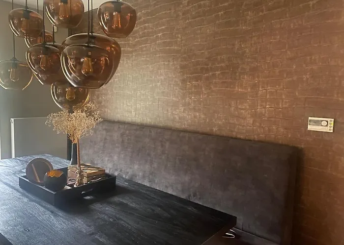 Βίλα Ruime Woning Met Jacuzzi, 10 Min