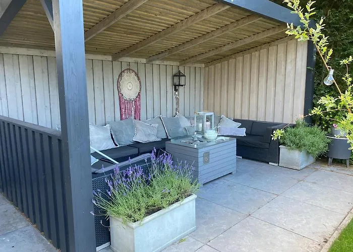 Βίλα Ruime Woning Met Jacuzzi, 10 Min *