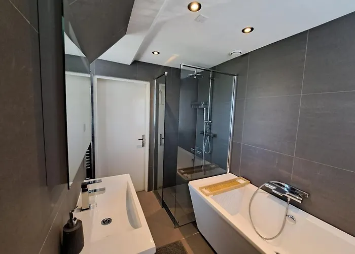 Ruime Woning Met Jacuzzi, 10 Min *